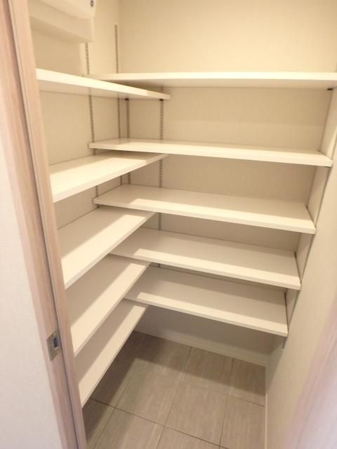 シーズンフラッツ青葉通一番町 玄関
