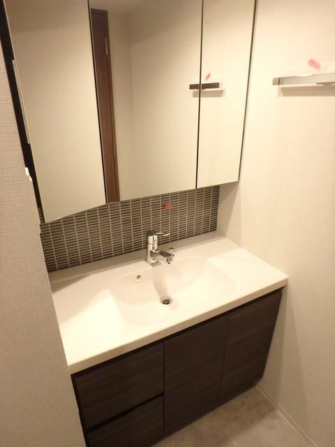 シーズンフラッツ青葉通一番町 洗面所