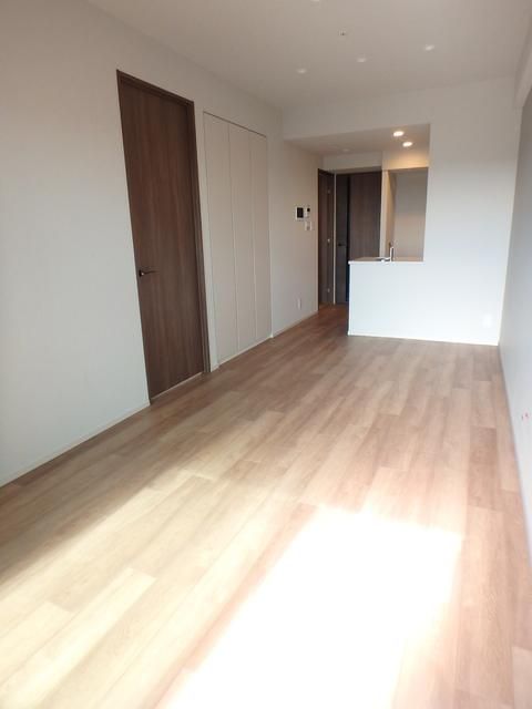 シーズンフラッツ青葉通一番町 リビング