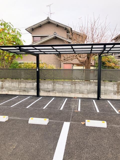 シュクル中田 駐車場