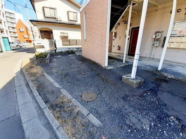 コーポライフながまち 駐車場