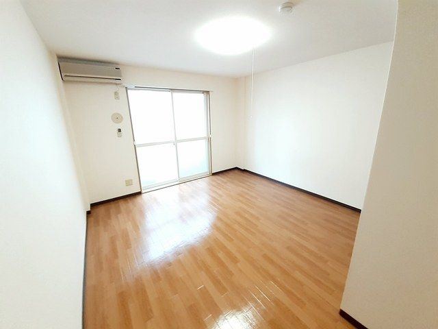 コーポライフながまち リビング