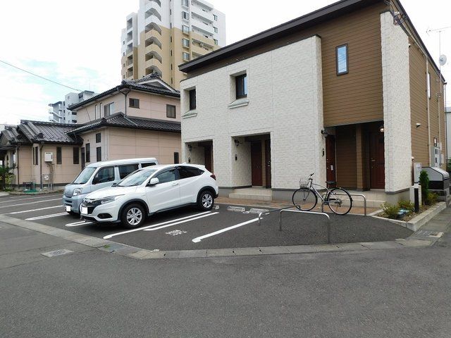クラール　澤 駐車場