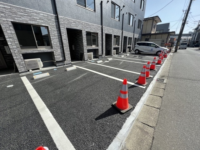 PrimRoseＶ 駐車場