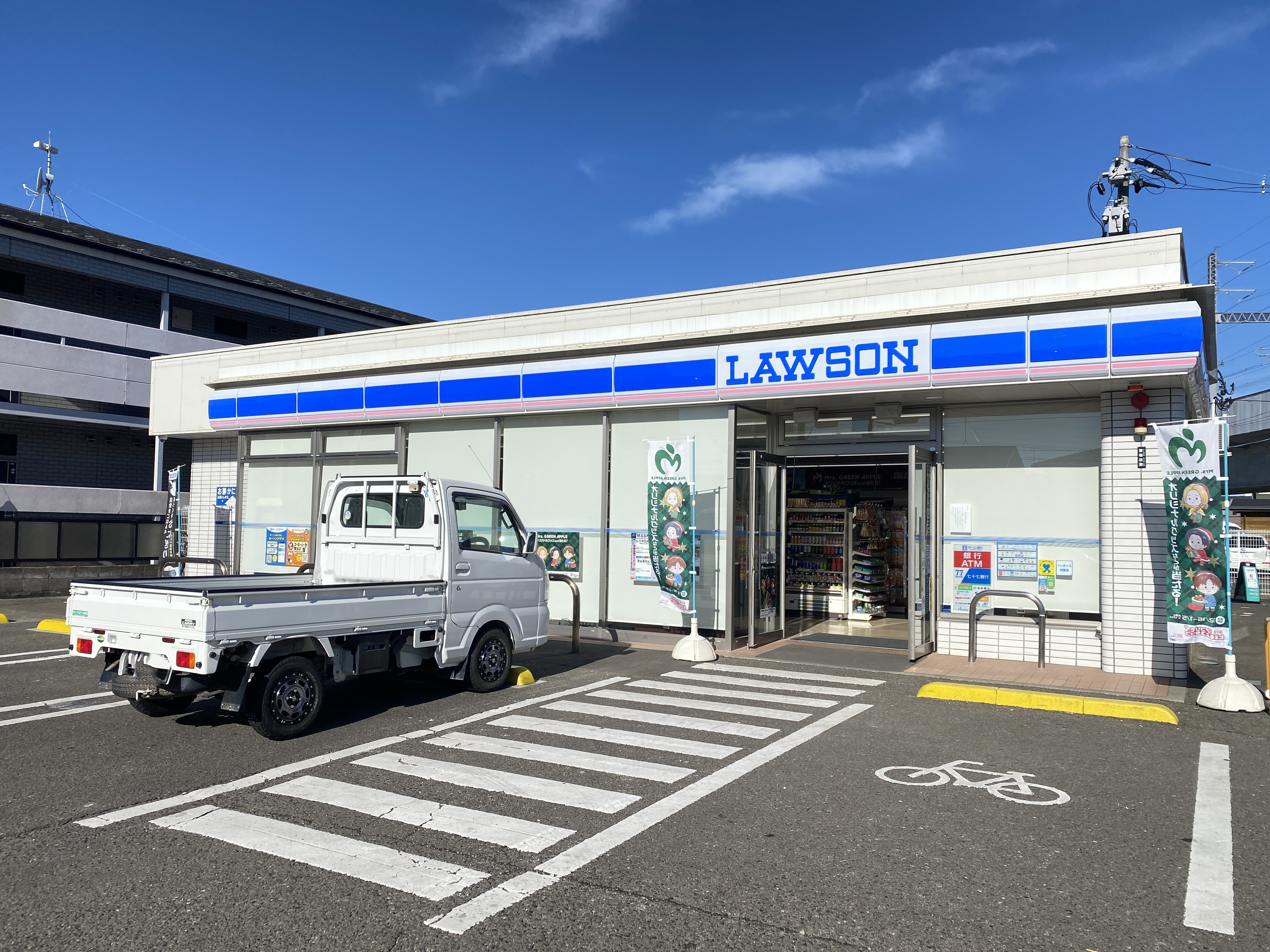 スカイハーツ河原町 コンビニ