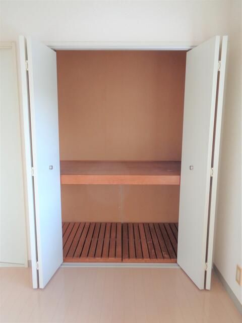 協栄マンション 収納