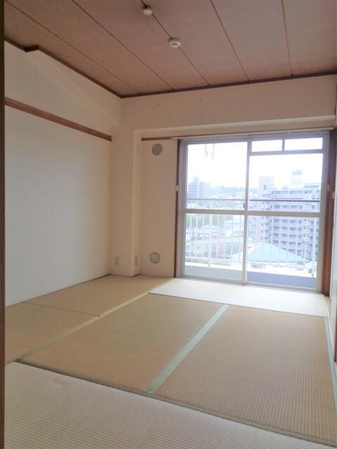 協栄マンション 庭