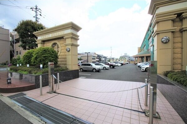 クレスト連坊 駐車場