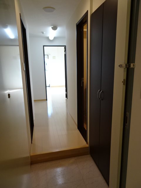 ヴィアーレ勾当台Ⅱ 玄関
