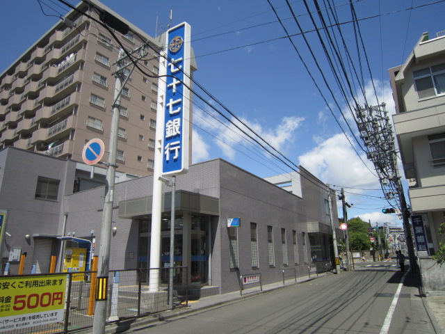 ヴィアーレ勾当台Ⅱ 銀行