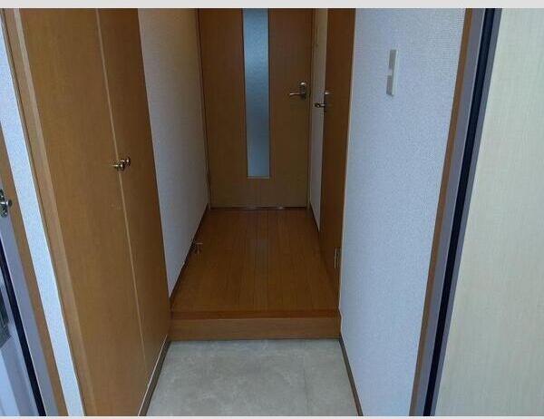 カルロ北目 玄関