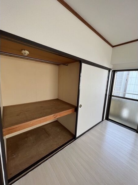 春日ビル 収納