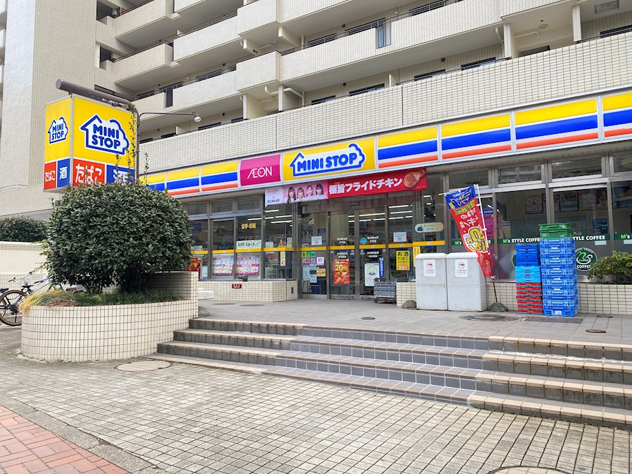 バーシティハウス花壇B棟 コンビニ