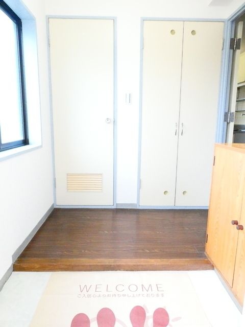 Ｌｏｈａｓ　Ｃｏｕｒｔ　新寺 玄関