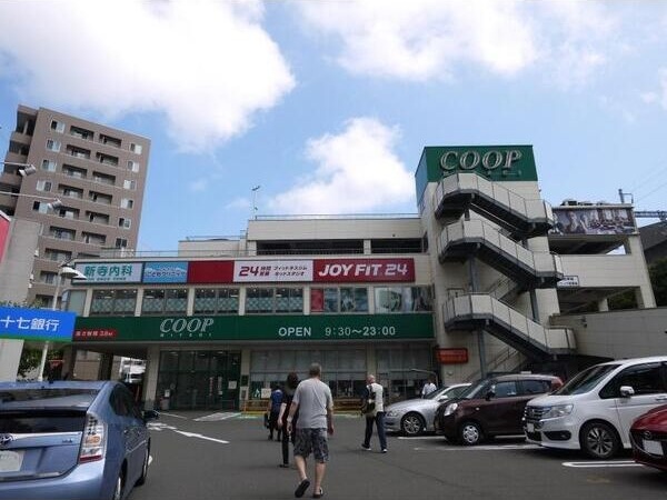 グラン・ドミール仙台駅東 駐車場