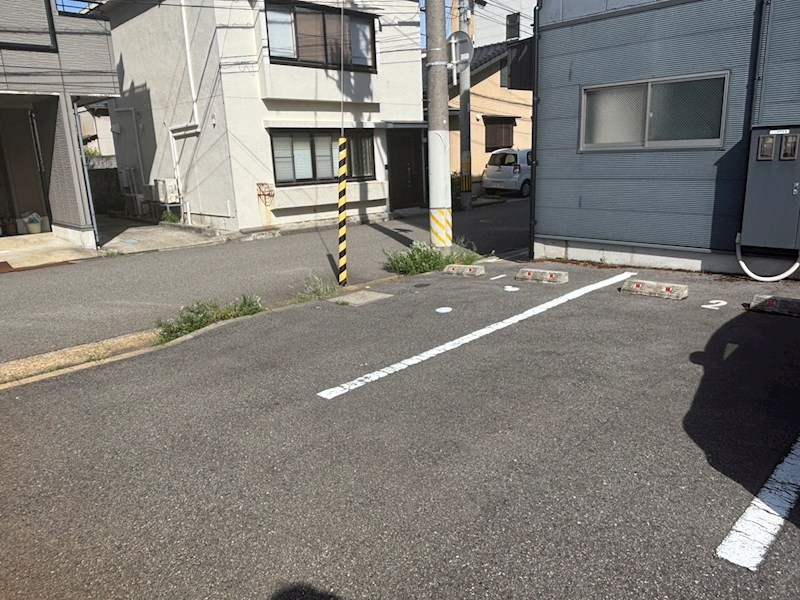 ラフィネ中大畑 駐車場