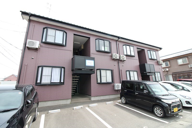 パインテイル 202号室 外観