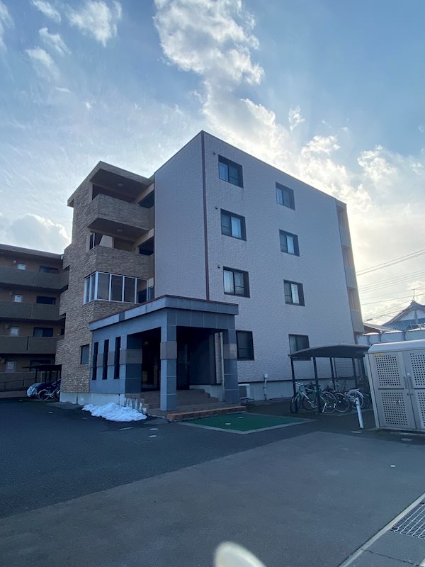 ファミーユ 302号室 外観