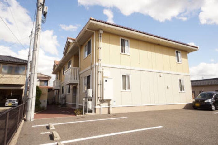 リーブ　ワン 201号室 外観