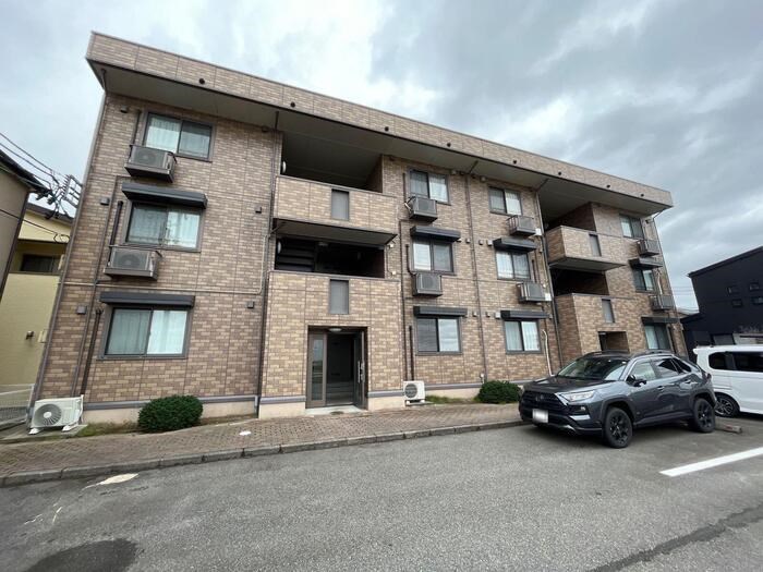 コンフォール亀田向陽 102号室 外観