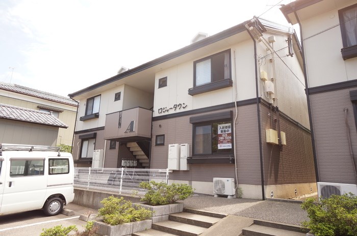 ロジャータウン A202号室 外観