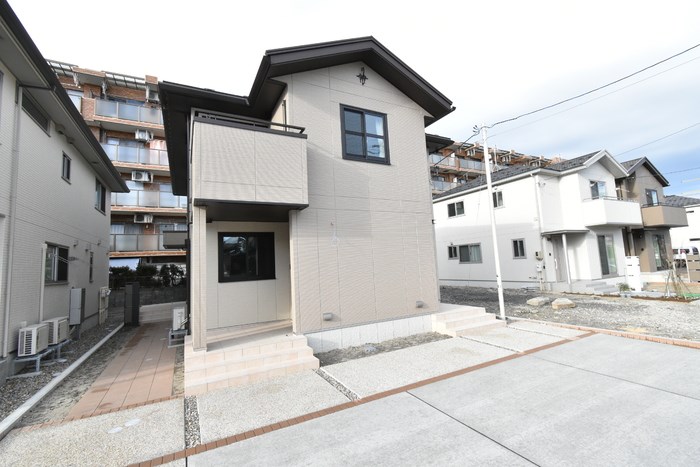 ｘｅｖｏ＋Ｒ高志 102号室 外観