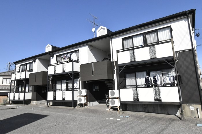 ハイカムール松園 203号室 外観