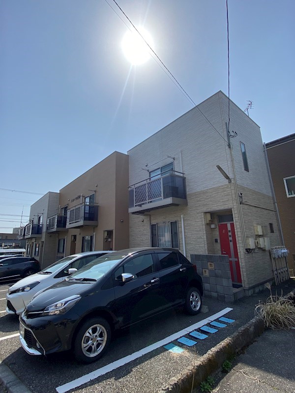 スカイ学校町 B号室 外観