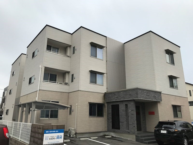 イニエ万代 102号室 外観