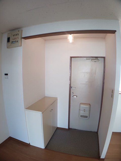 プラドールやきふな 玄関