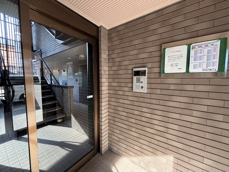 リラ その他11