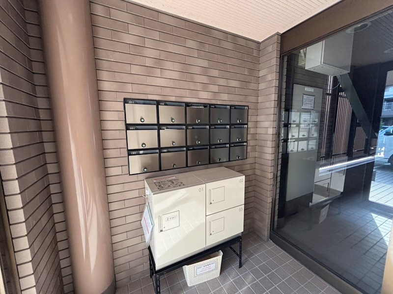 リラ その他12