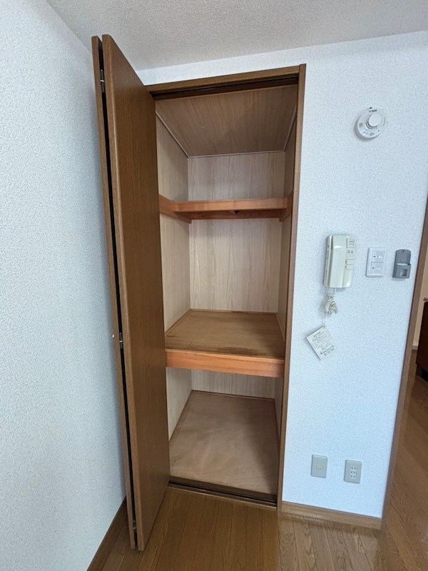 リラ その他14