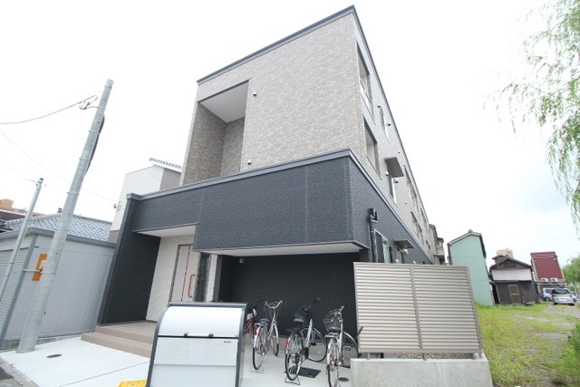 PIACE西堀(ピアチェ西堀) 302号室 外観
