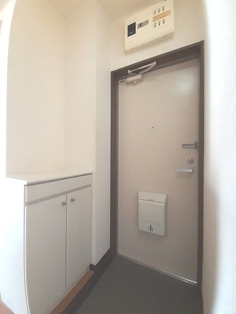 ファミール砂岡 玄関