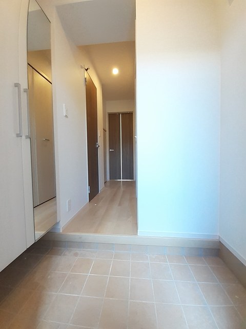ナリワリ　ハッタ 玄関