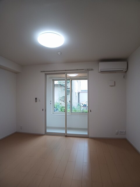 ラ・ルーチェビータ リビング