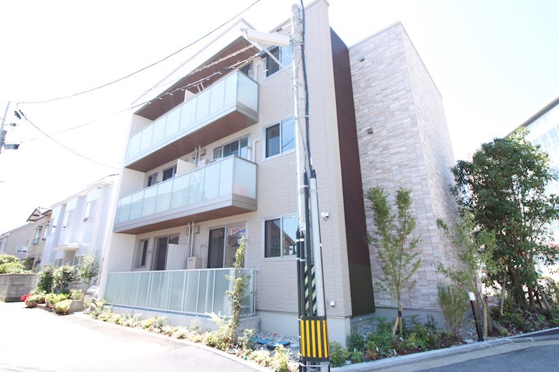 シャーメゾン万代ウエスト 301号室 外観