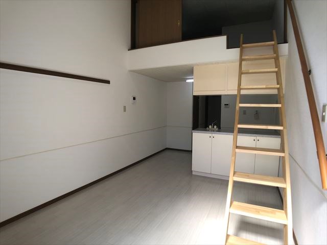 ﾒｿﾞﾝ･ｼｬﾄﾝ リビング