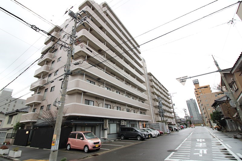 コートシャンベル 606号室 外観