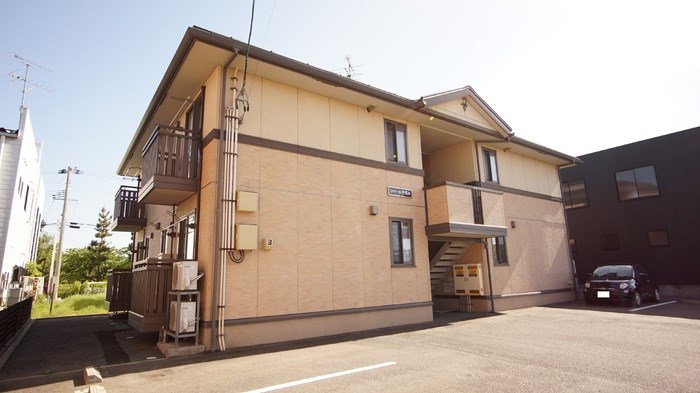 ロベール空港西  201号室 外観