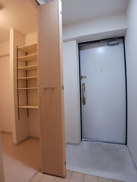 リヴェールＳＫ 玄関