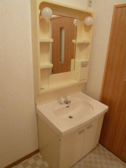 ハイツ・モンマルトル その他6