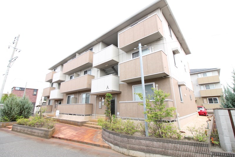 レイクサイドA 303号室 外観