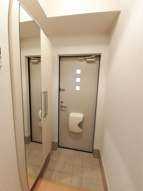 カレントレジデンス女池Ⅱ 玄関