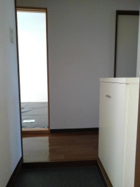 ファミール鐙 玄関