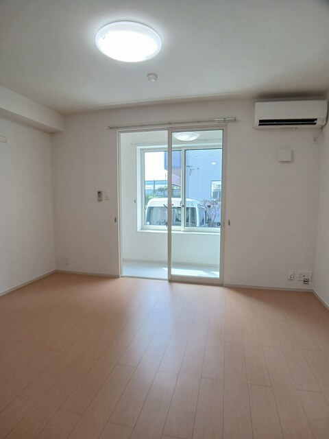 ラ・ルーチェビータ リビング