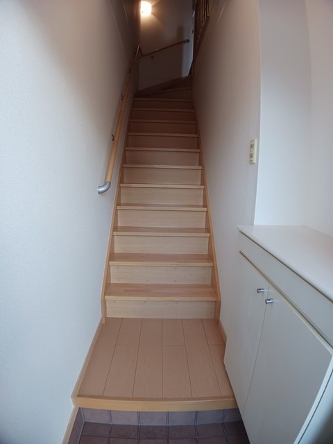 シャルマン河渡 玄関