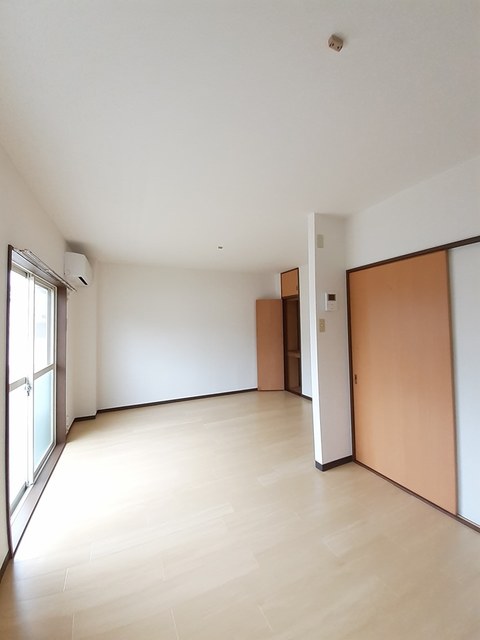 ファミール砂岡 リビング