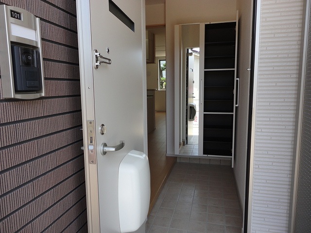 ナミールⅡ 玄関